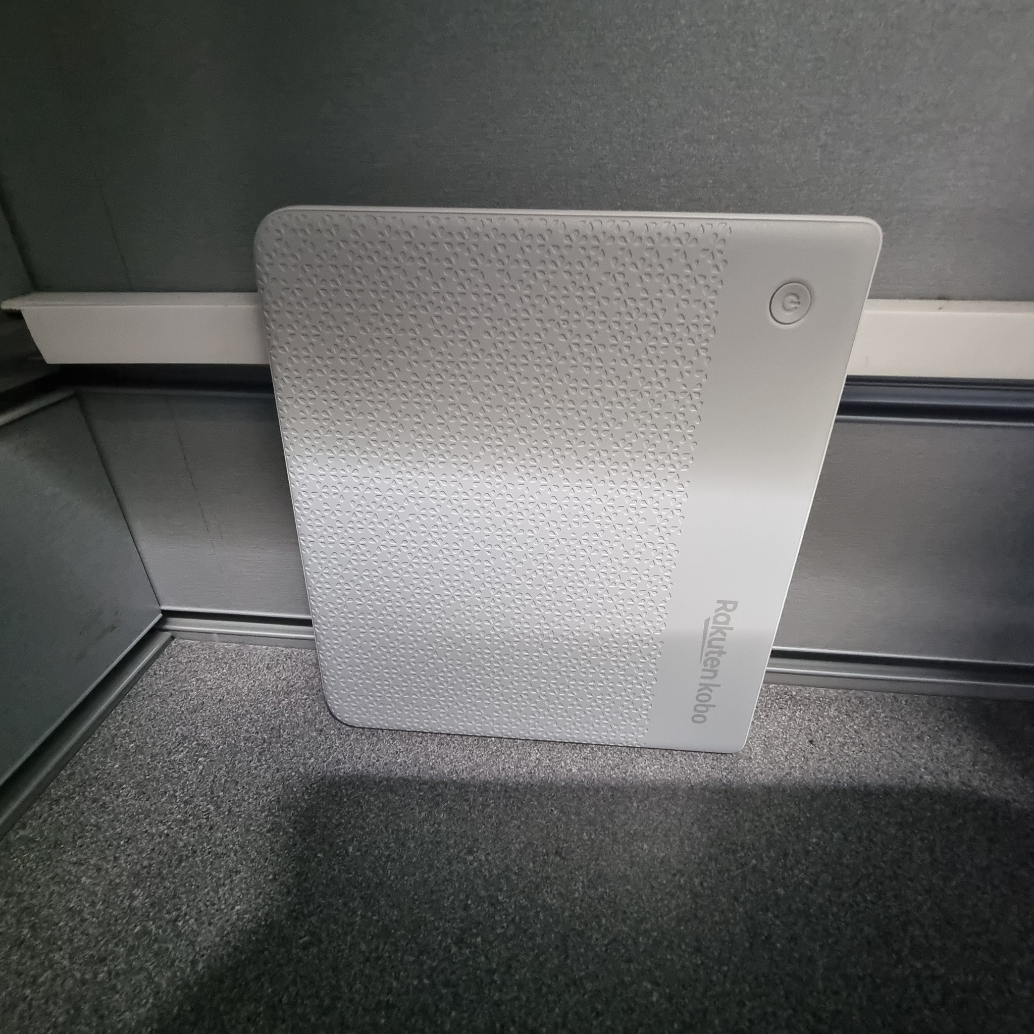 Kobo Libra Colour eReader 32GB White & Cover