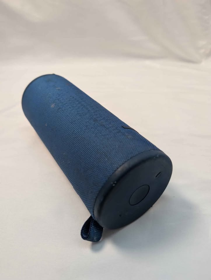 Ultimate Ears BOOM 3 Wireless Bluetooth Speaker - Lagoon Blue **VERY WORN**