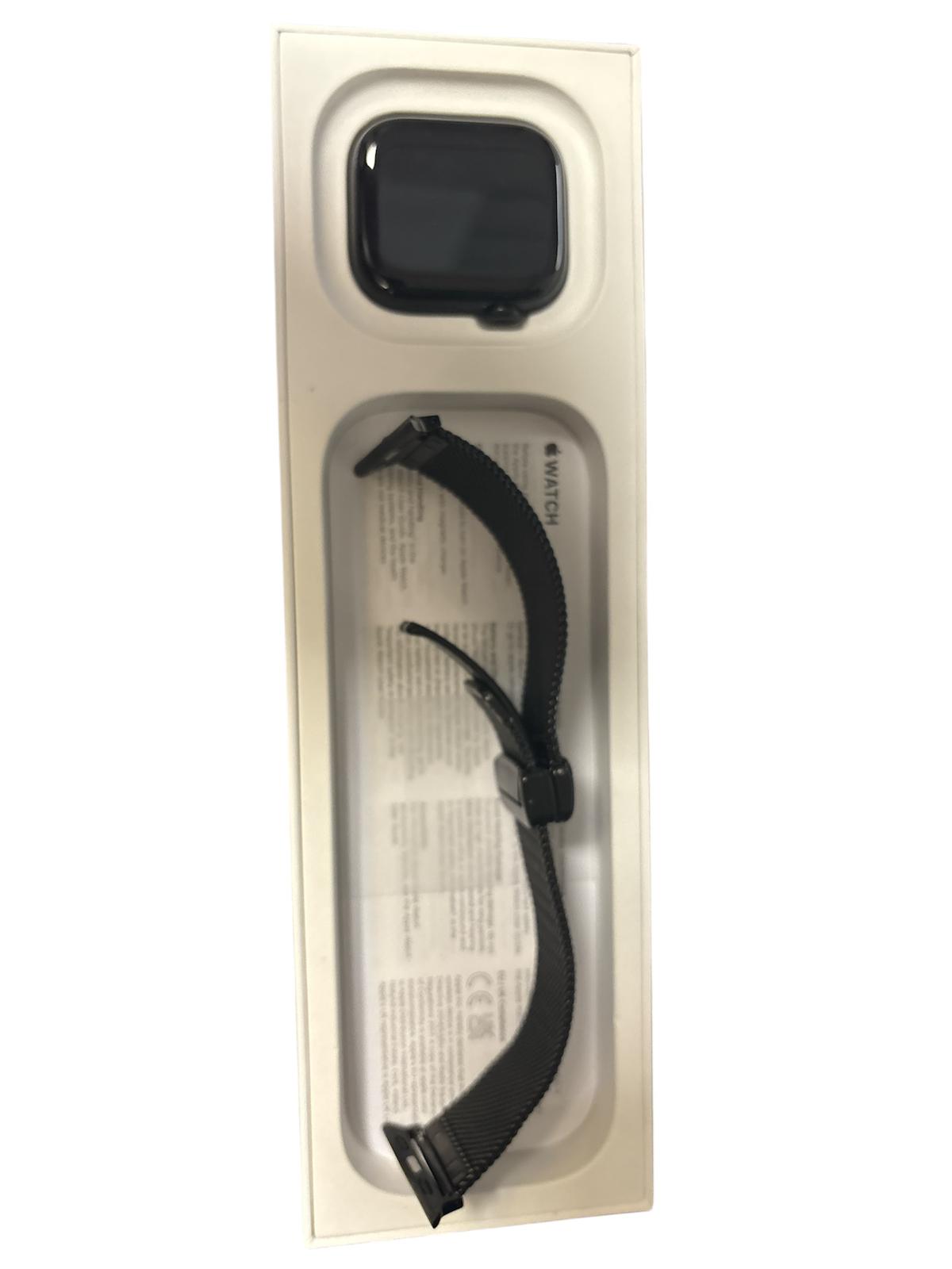 Apple Watch Series 10 - 42mm - GPS - Jet Black Aluminum Case - Black Metal Magnetic Band