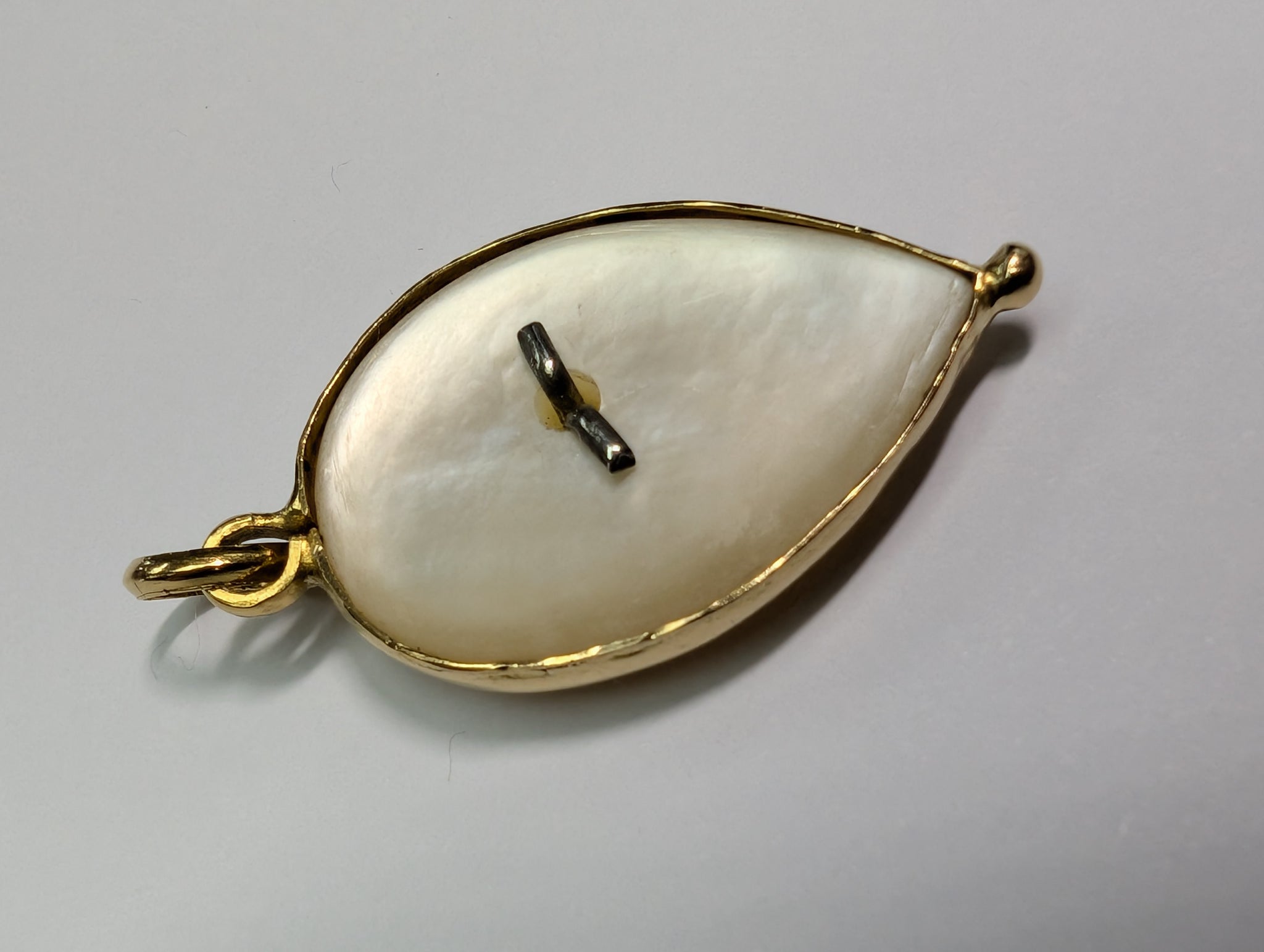 18ct Gold & Mother Of Pearl Pendant