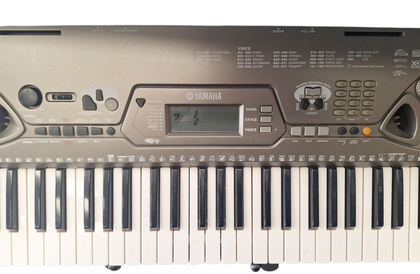 Yamaha EZ-250i Keyboard