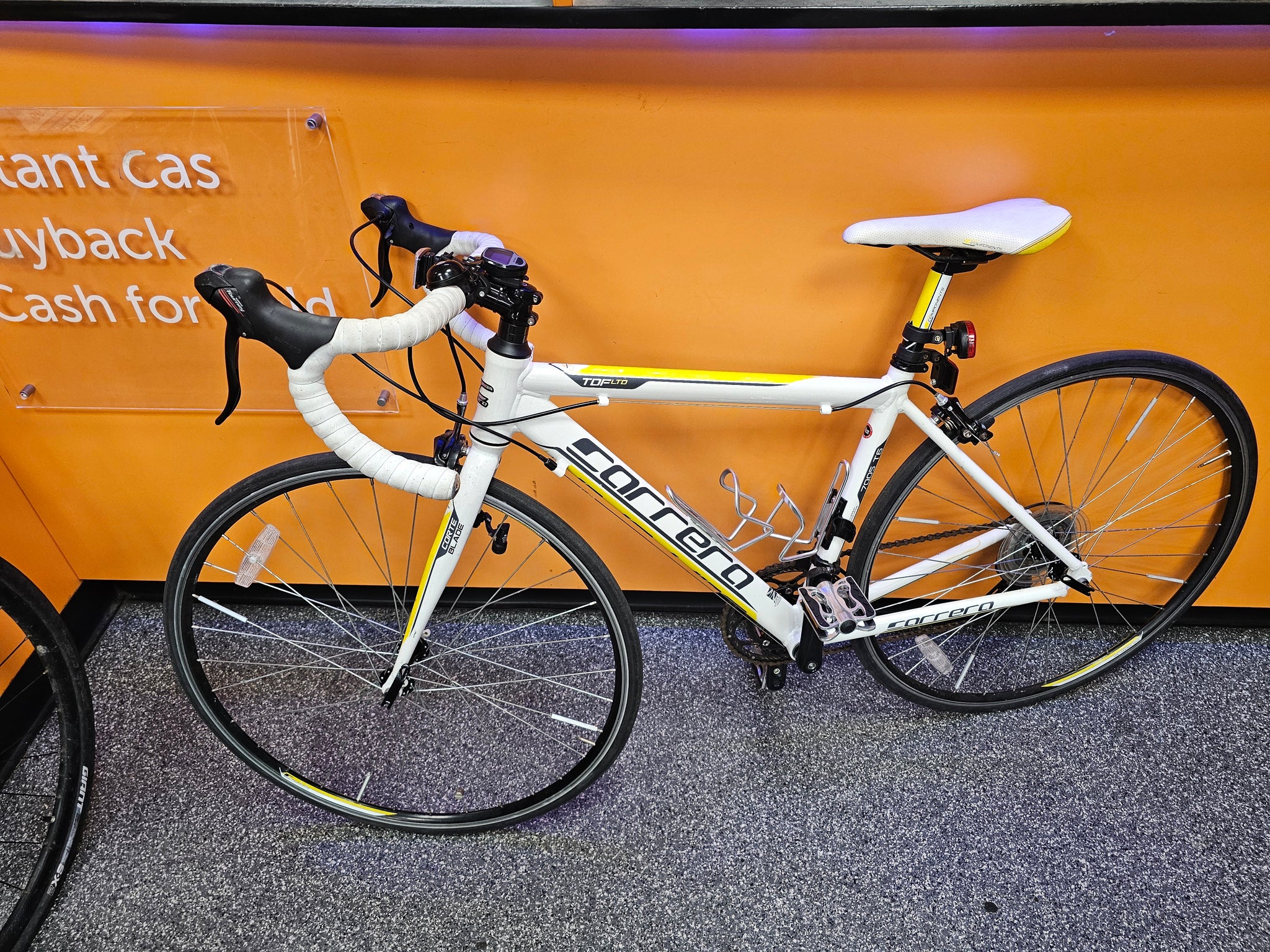 Carrera TDF Road Bike - 7005c T6 Wheel **Collection Only**