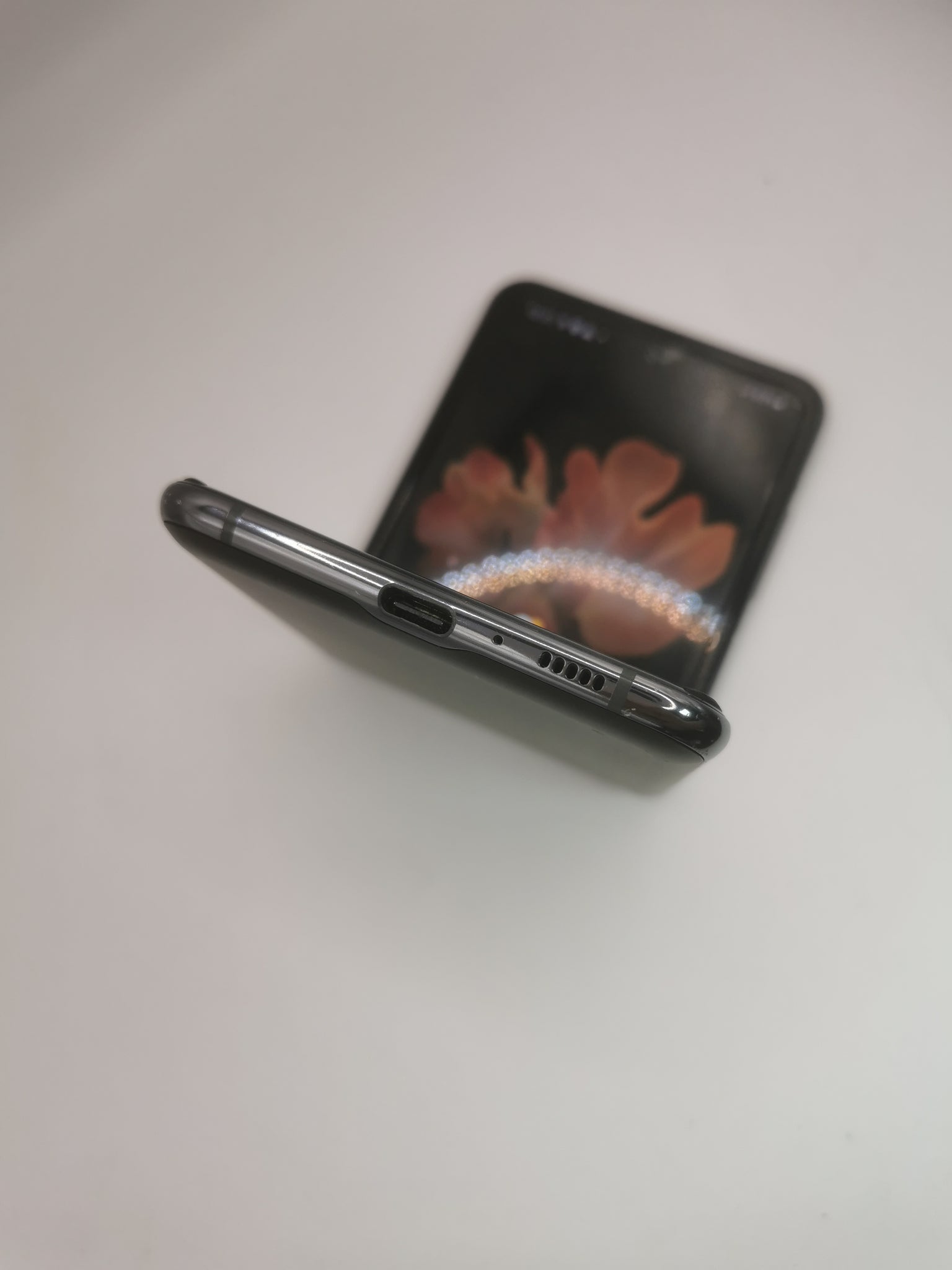 Samsung Galaxy Z Flip - 5g - 256gb - Mystic Grey (unlocked) Smartphone Pixel damage