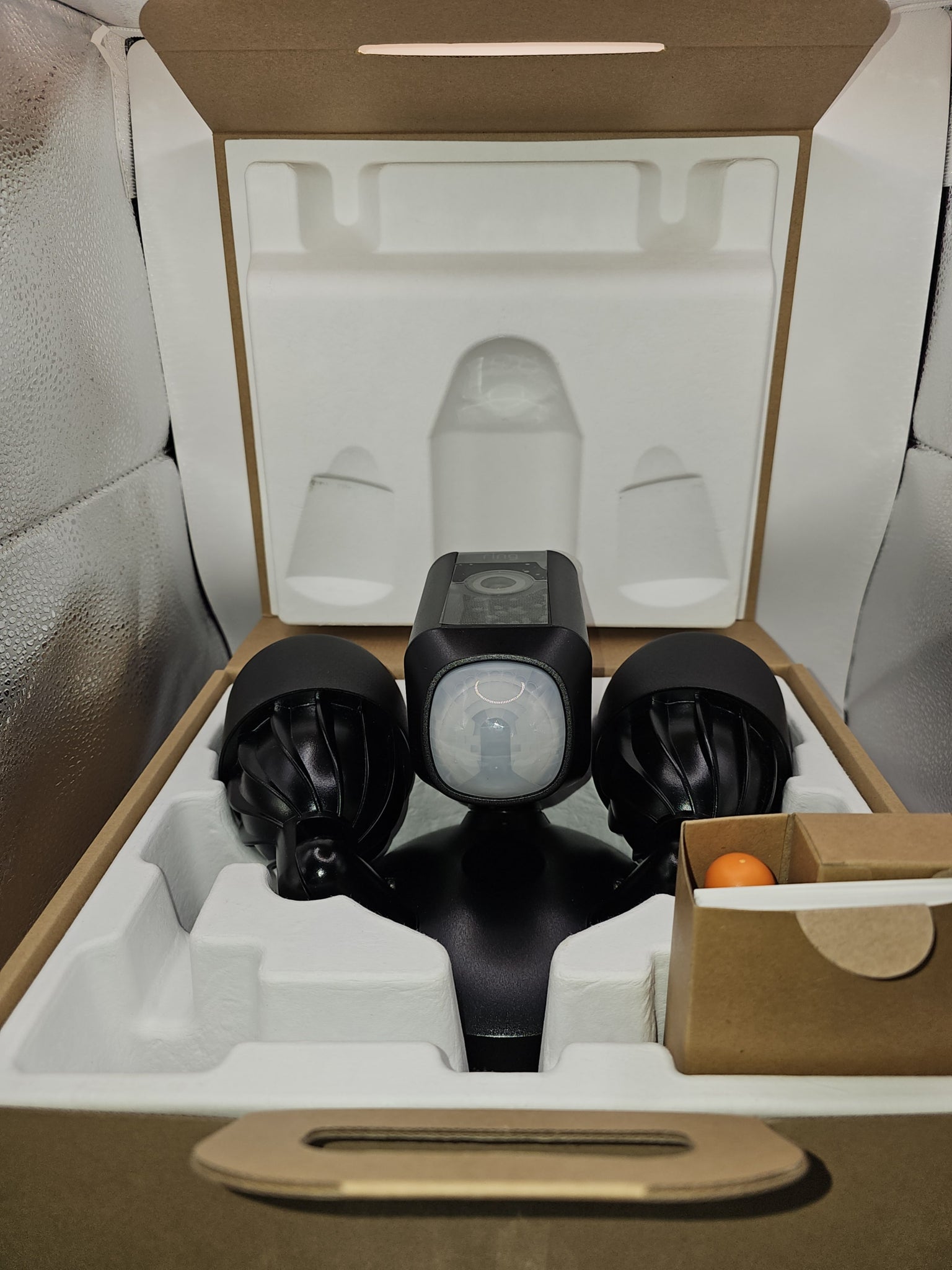 RING FLOODLIGHT CAM WIRED PLUS