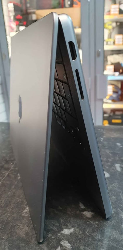 Apple MacBook Pro 14