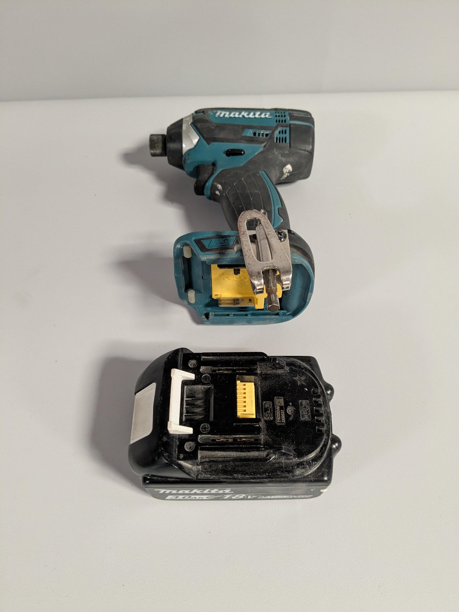 Makita DTD152 18V LXT Cordless Impact Driver (Body & Battery)