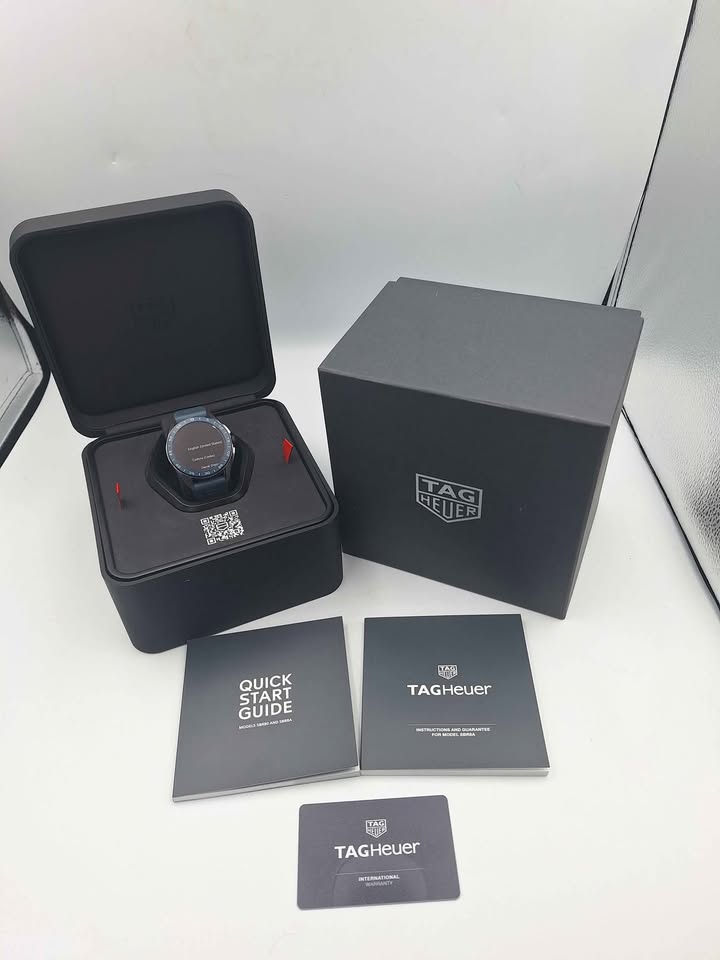 Tag Heuer G Connect SBR8A11 Mens Smart Watch - With 45mm Blue Rubber Strap - Boxed With Papers