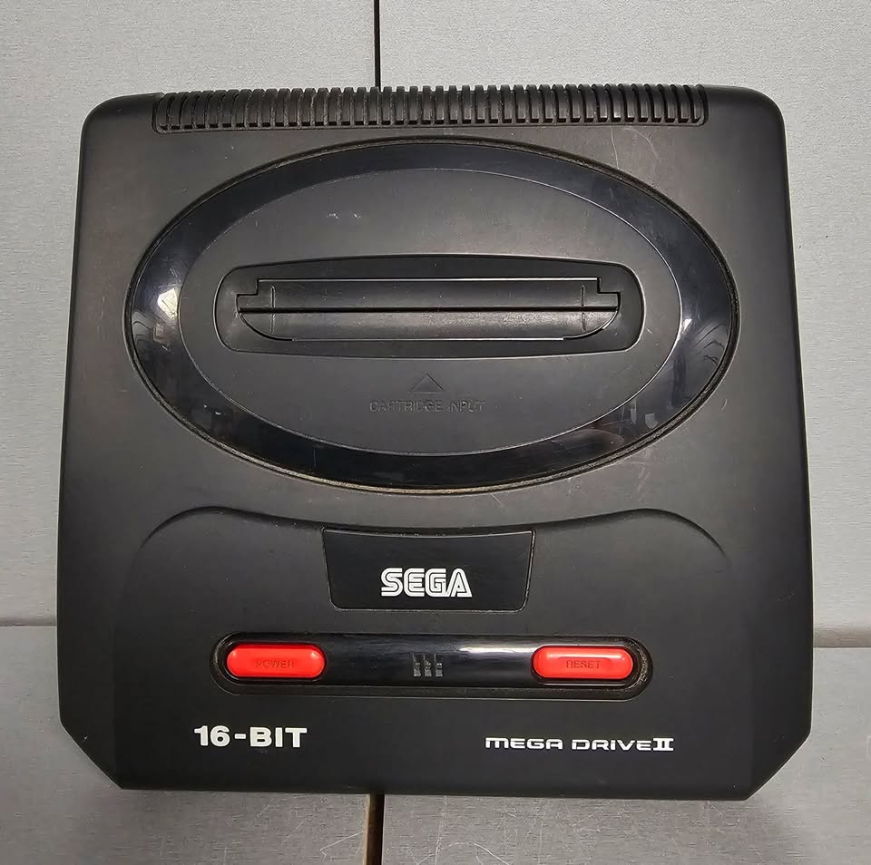 Sega Mega Drive II Console, (2 Pads & Sonic 1 & 2) Boxed.