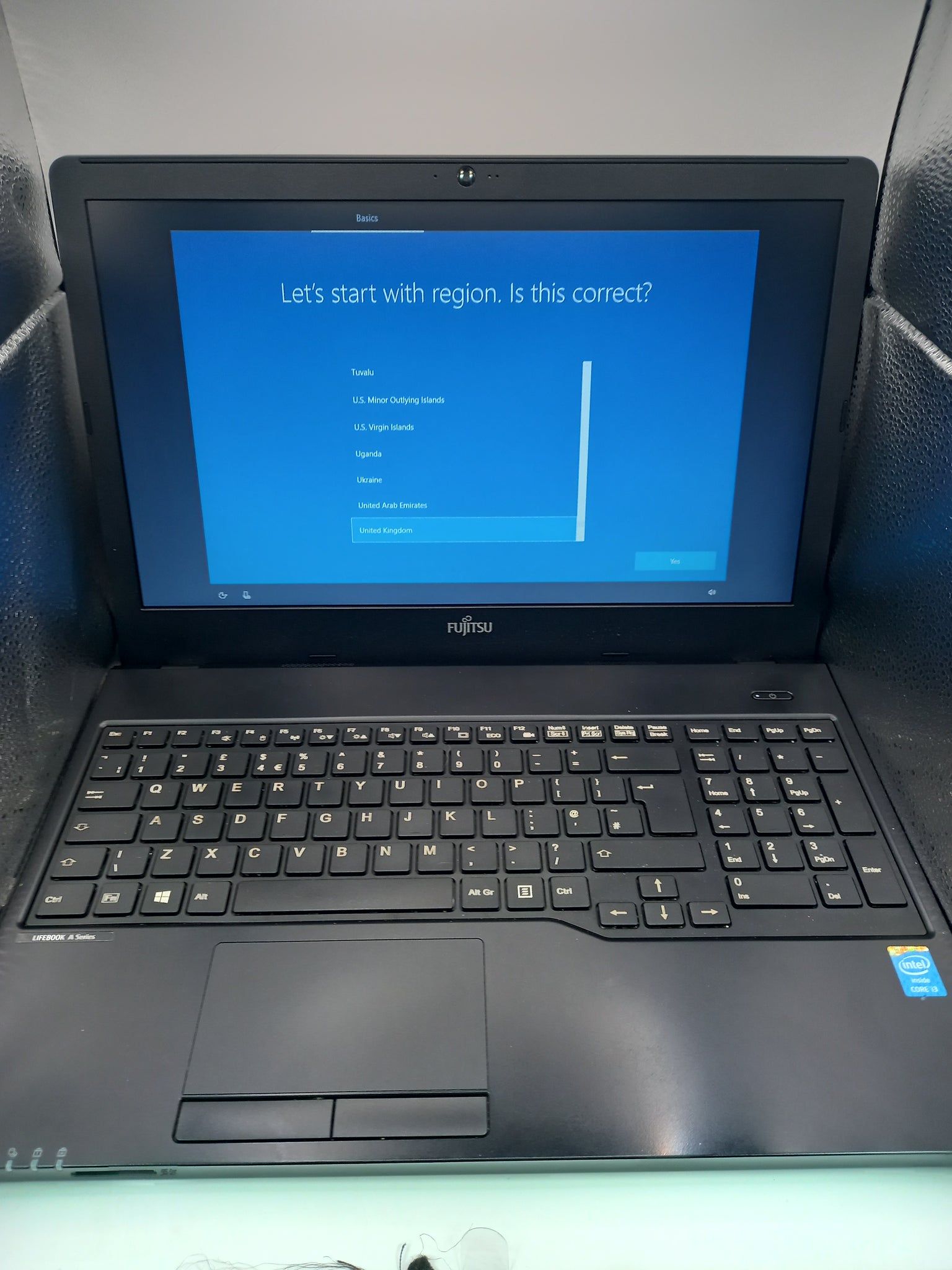 *GRADE D* Fujitsu Lifebook A357/i3-5005u/4GB Ram/256GB SSD/DVD-RW/15"/W10/With Charger