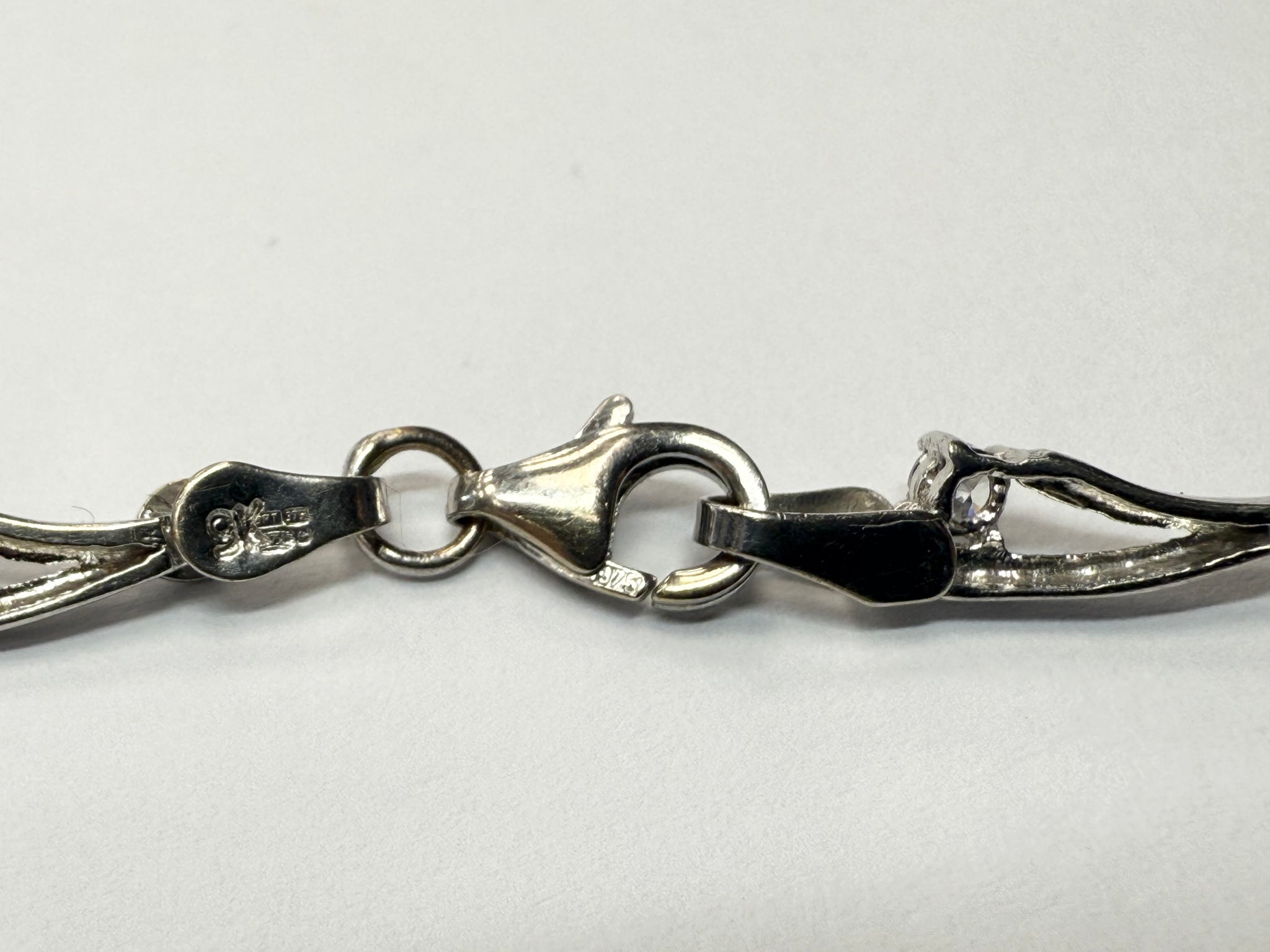 9ct White Gold Bracelet with stones 7.5"