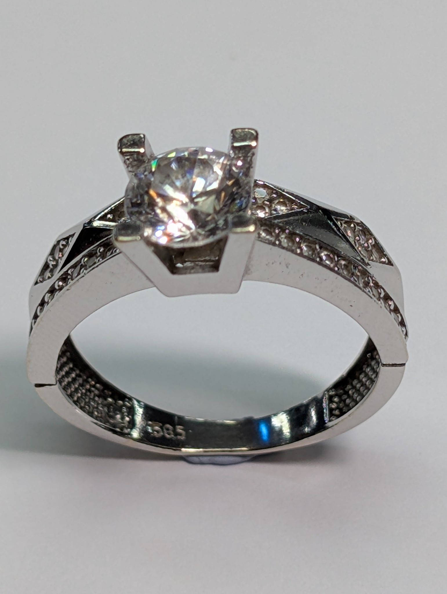 14ct White Gold CZ Ring - Size L.5