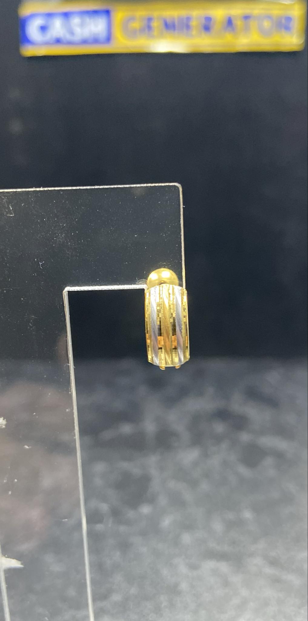 22ct Gold Two-Tone Earrings 3.33g
