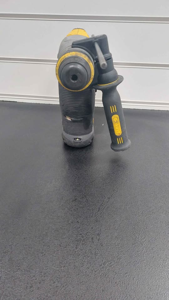 DeWALT DCH273N 18V Cordless rotary hammer drill body only item is fairly worn fre pic unboxed