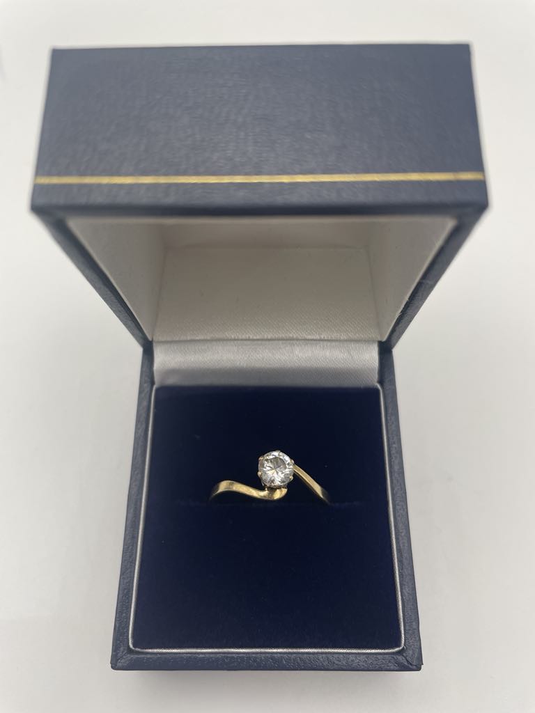 9ct gold ring