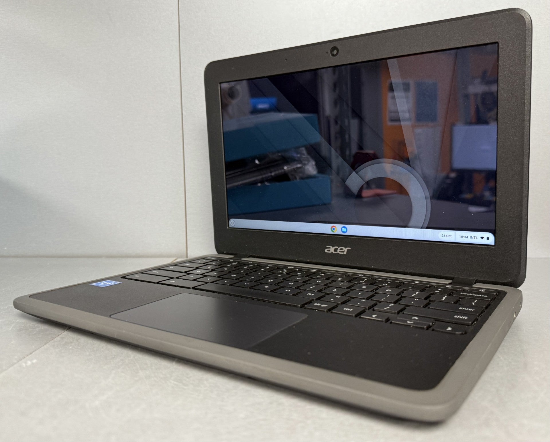 Acer C732 11.6in N3350 4GB Chromebook ** Unboxed **
