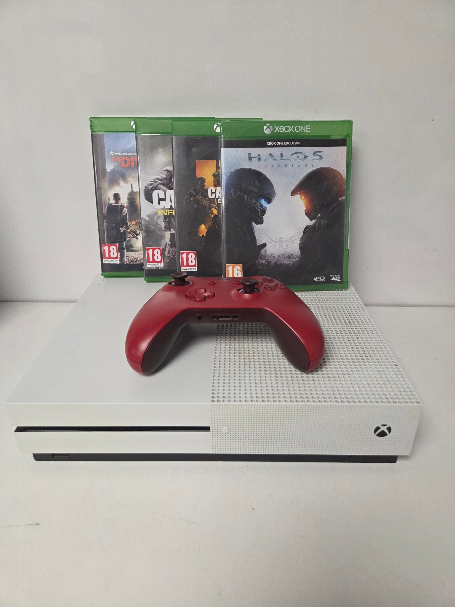 Xbox One S Console, 500GB & 4 games