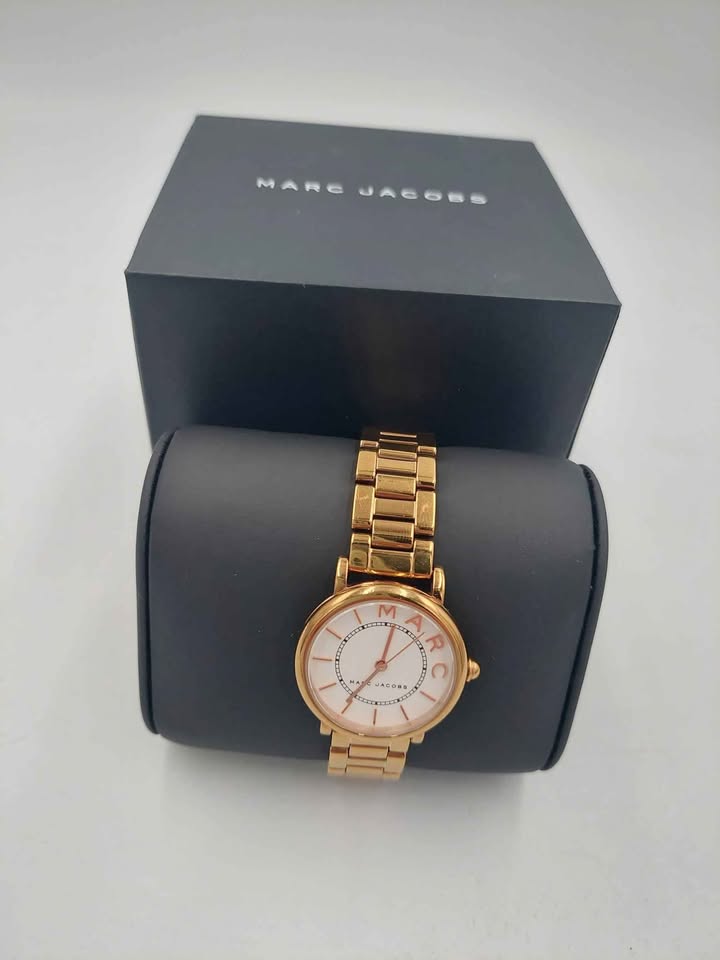 Marc Jacobs MJ3527 Ladies Watch With Original Box **Extra links**