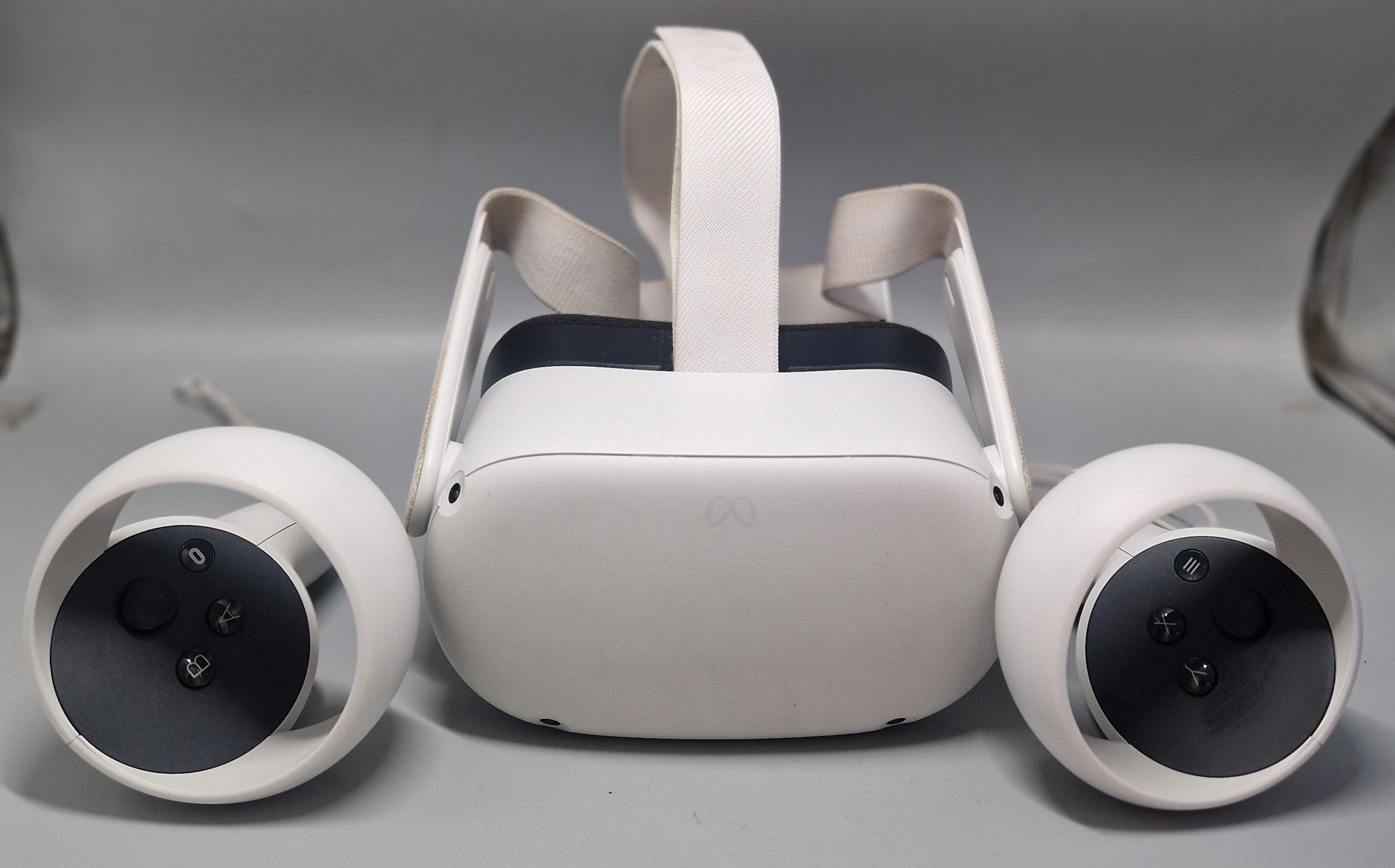 Meta/Oculus Quest 2 VR Headset (With Controllers) - 128GB
