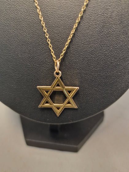 Gold Necklace with Pendent 375 9ct 5.3g 24'' in Length