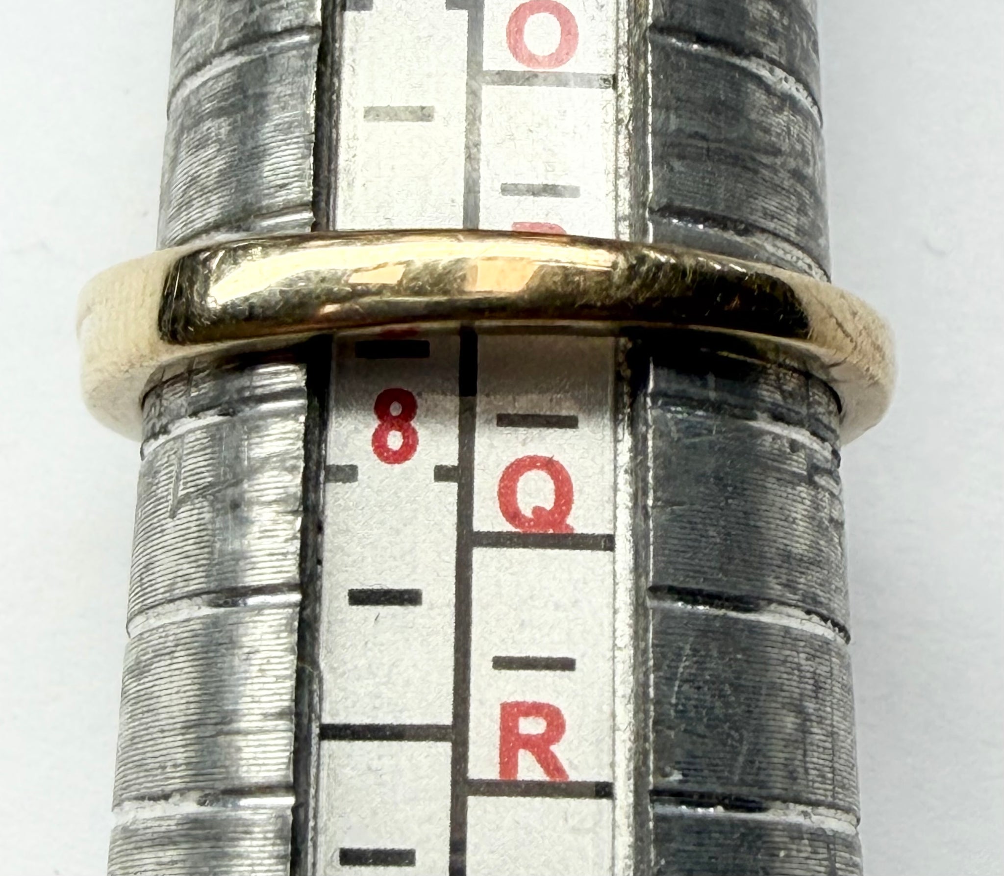 9ct Gold & Diamond Wave Ring Size P