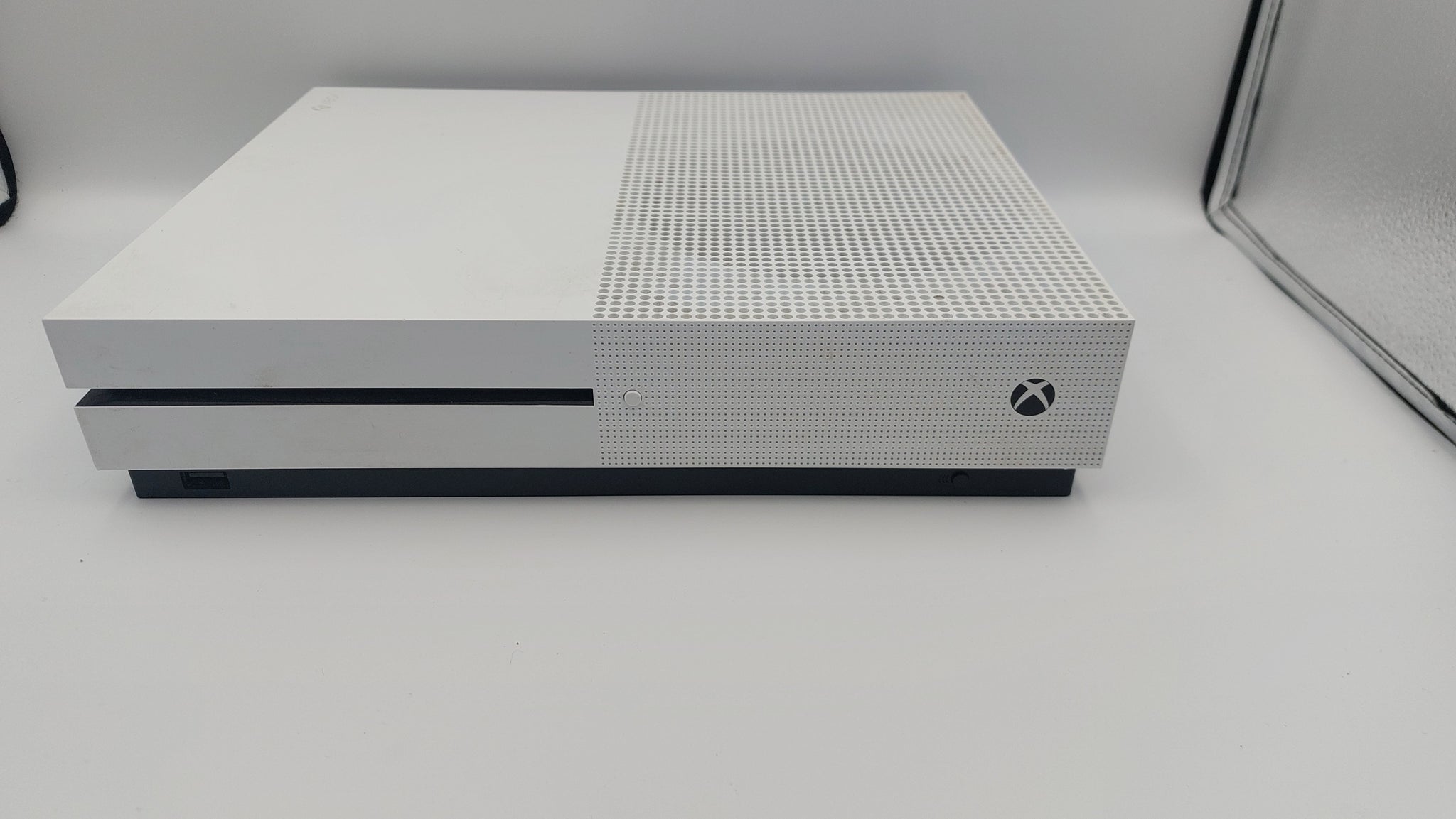 Microsoft Xbox One S Console, 1TB, White, Unboxed Comes With No Controller *Console Only*