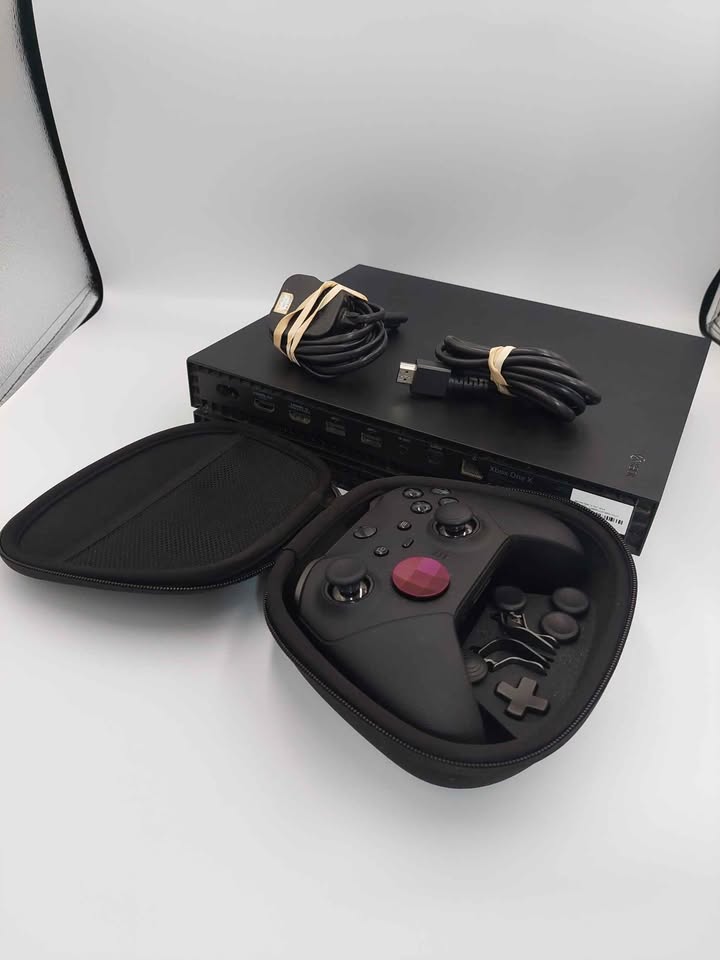 Xbox One X Console, 1TB, Black- With Elite Controller (Cased), Unboxed