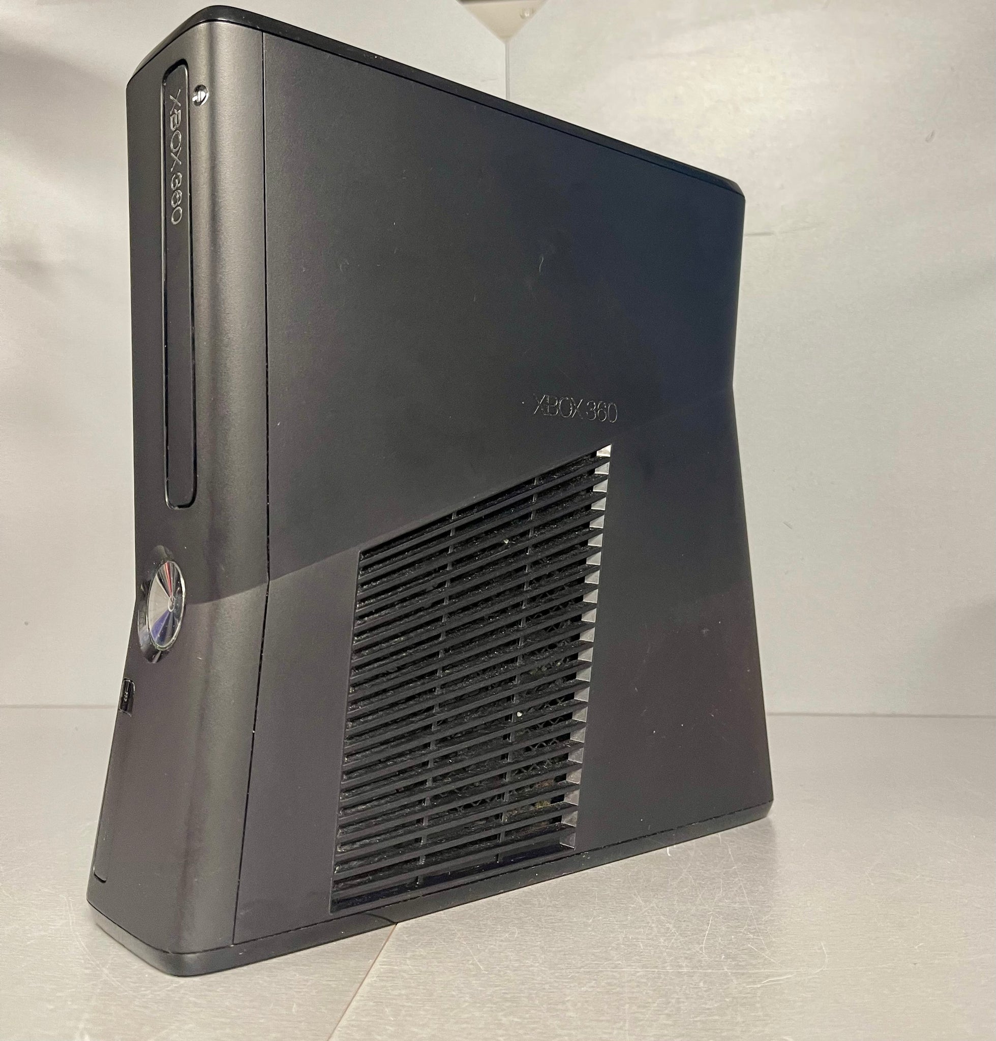 Microsoft Xbox 360 S Black 4GB Bundle with Kinect Sensor And Kinect Joy Ride