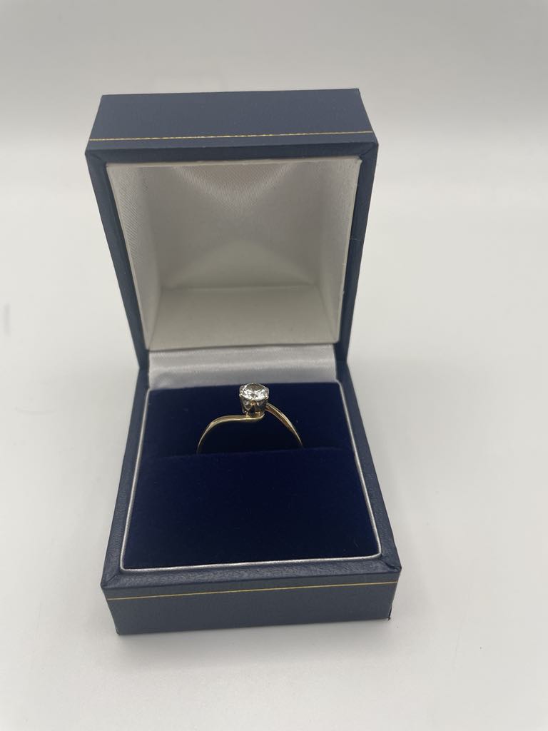 9ct gold ring