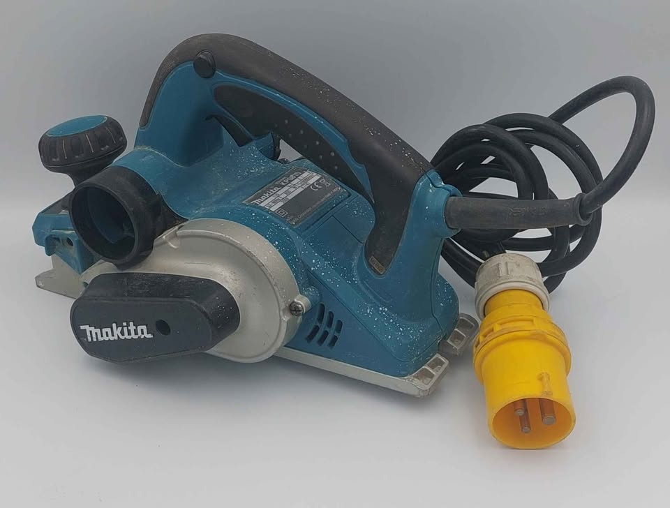 ***collection only***  Makita KP0810 110v power wood planer 82mm with carry case & dust bag
