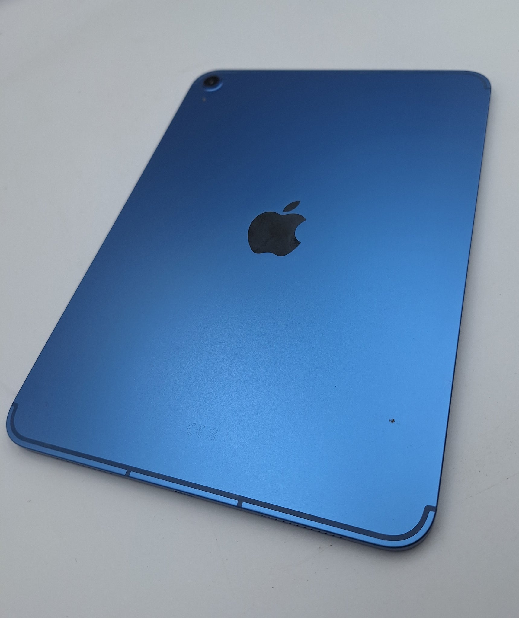 Apple iPad 11th Gen A16 128GB sky blue 11 inch tabket unlocked unboxed with charging cable