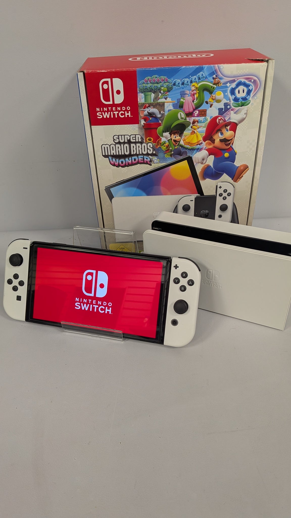 Nintendo Switch OLED - 64GB - White *No Game*