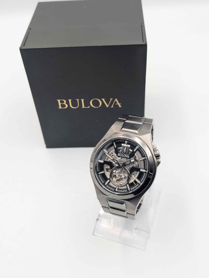 Bulova Maquina Automatic Men's Stainless Steel Bracelet Watch - Boxed In Like New Condition