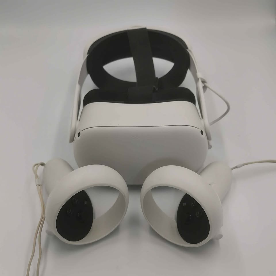 Meta/Oculus Quest 2 VR Headset (With Controllers) - 256GB, With Rechargable Headstrap