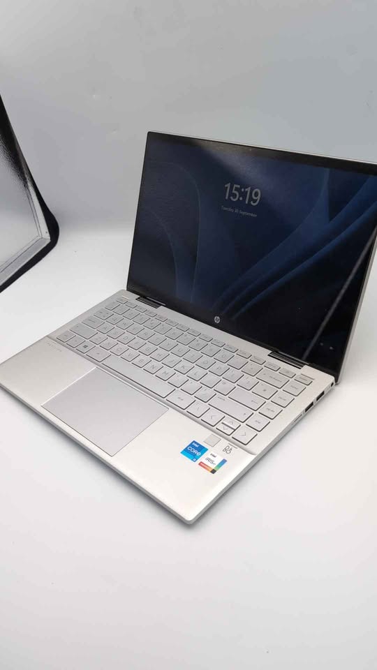 HP 14-DY0517 X360 Netbook - Intel i5-1135G7 -8GB RAM - 256GB SSD - 14" Touchscreen - Windows 11