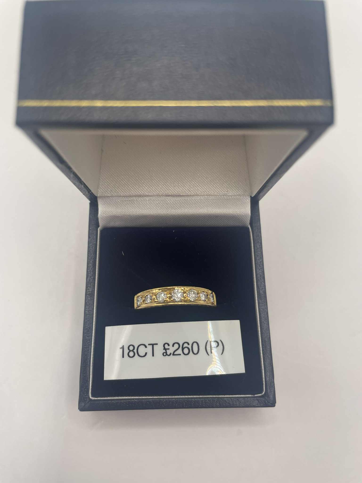 18CT GOLD RING With Clear stone