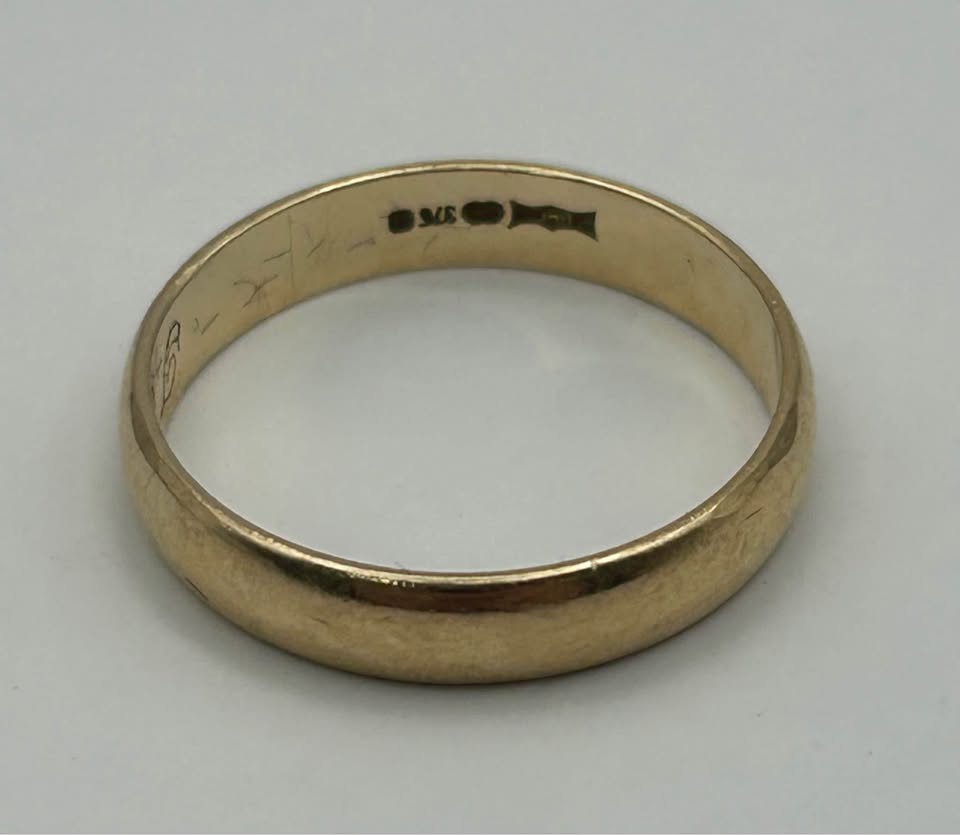9CT 375 HallMarked, Yellow Gold Ring, Size 8/Q, 2.3G, Boxed