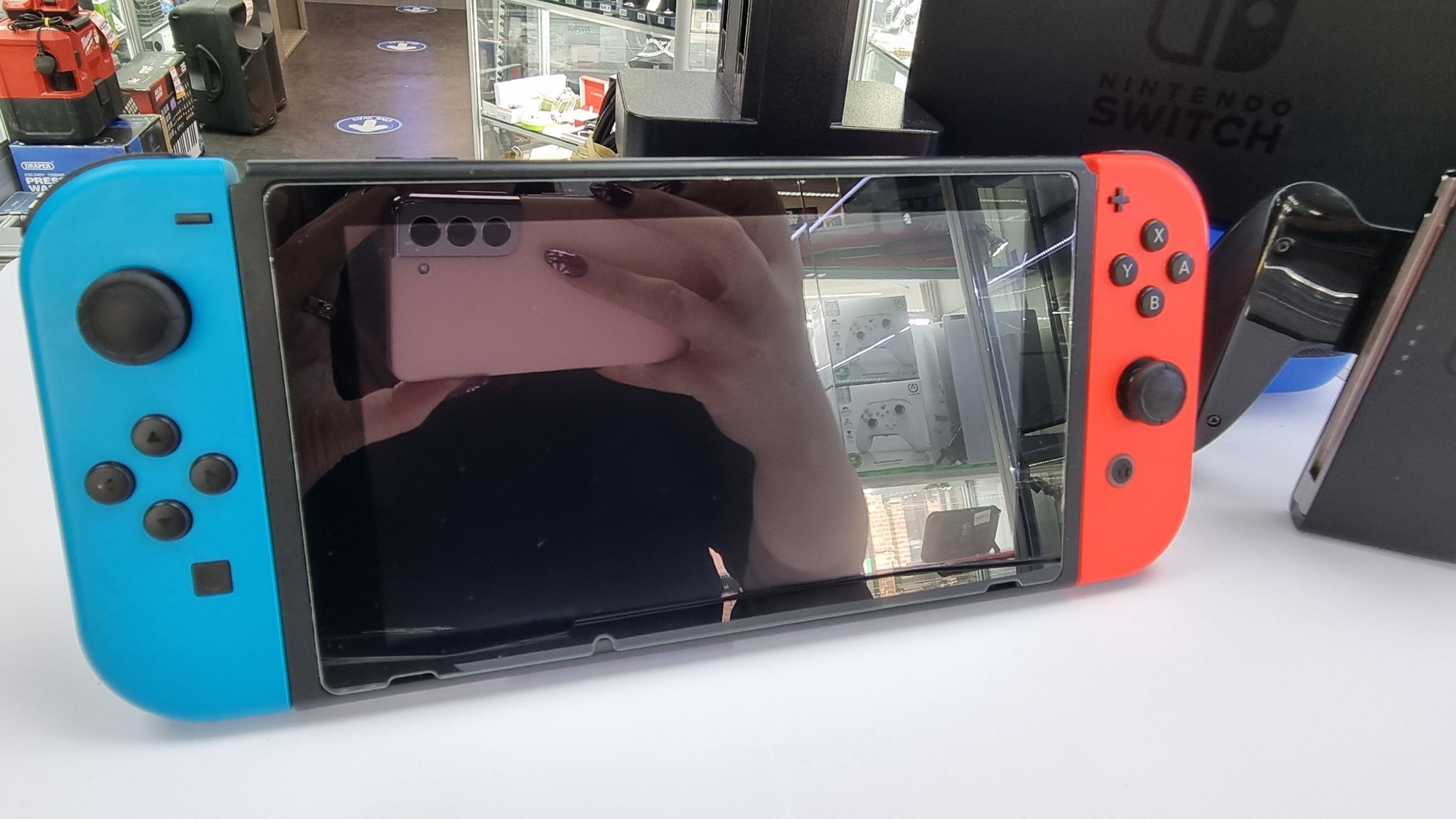 NINTENDO SWITCH CONSOLE RED AND BLUE