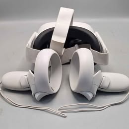 AX Meta/Oculus Quest 2 VR 128GB Headset and controllers Meta Quest