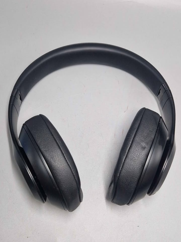 Beats Studio3 Wireless Matte Black Over Ear Headphones, B