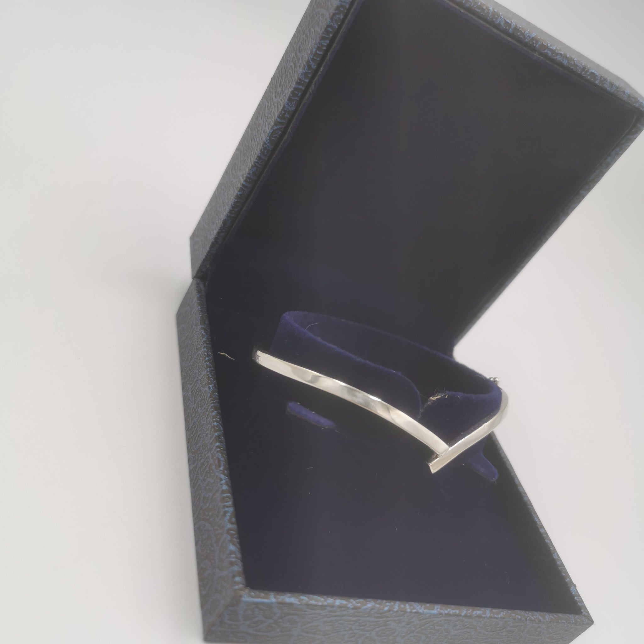 9K White Gold Hallmarked 375 Bangle, 4.9Grams, Box Included, Width: Approx. 2.5 Inches