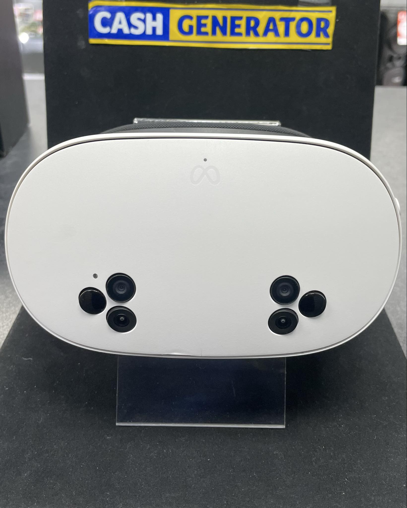 Meta Quest 3s Oculus (With Controllers) - White