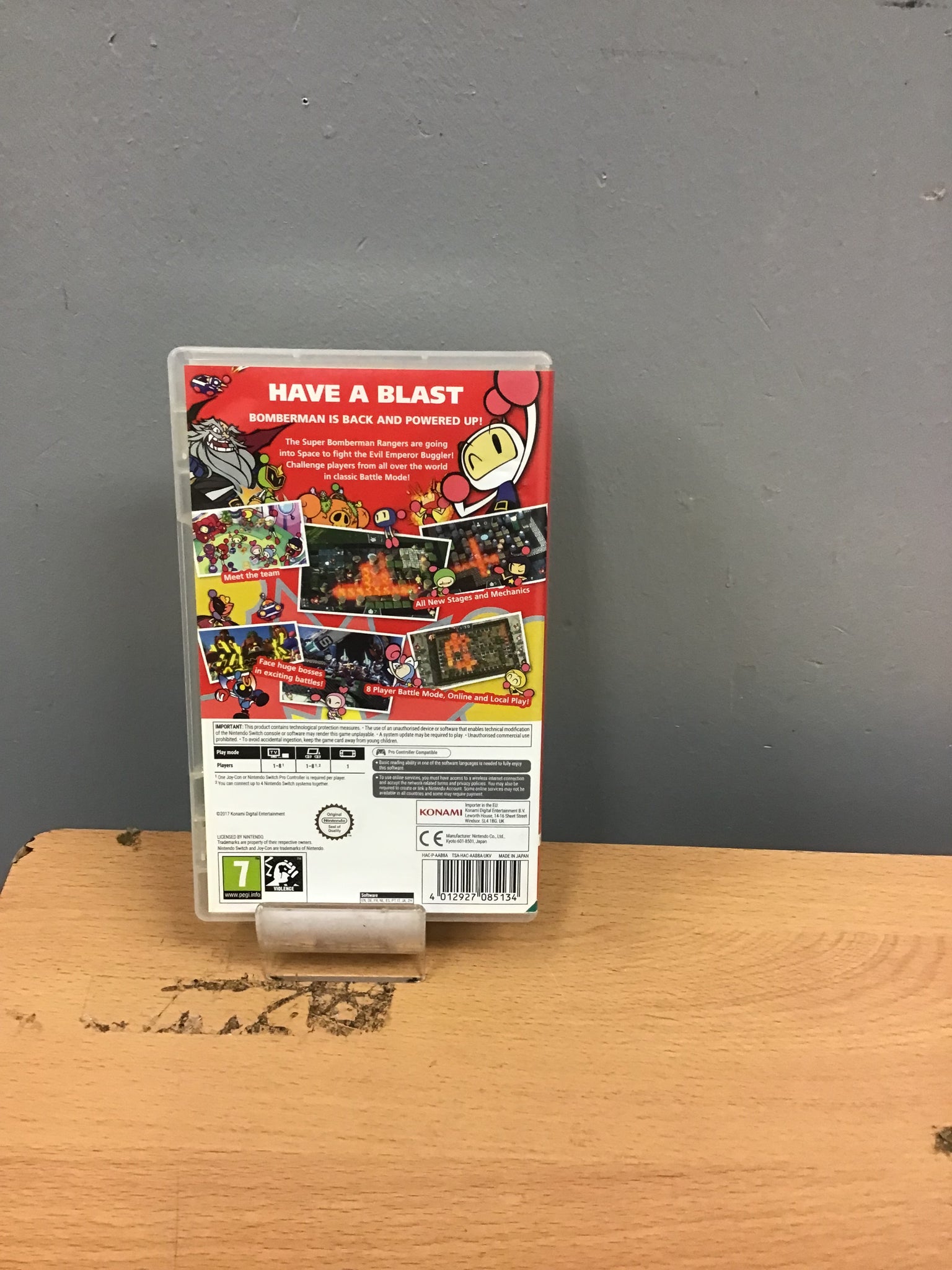 Super Bomberman R