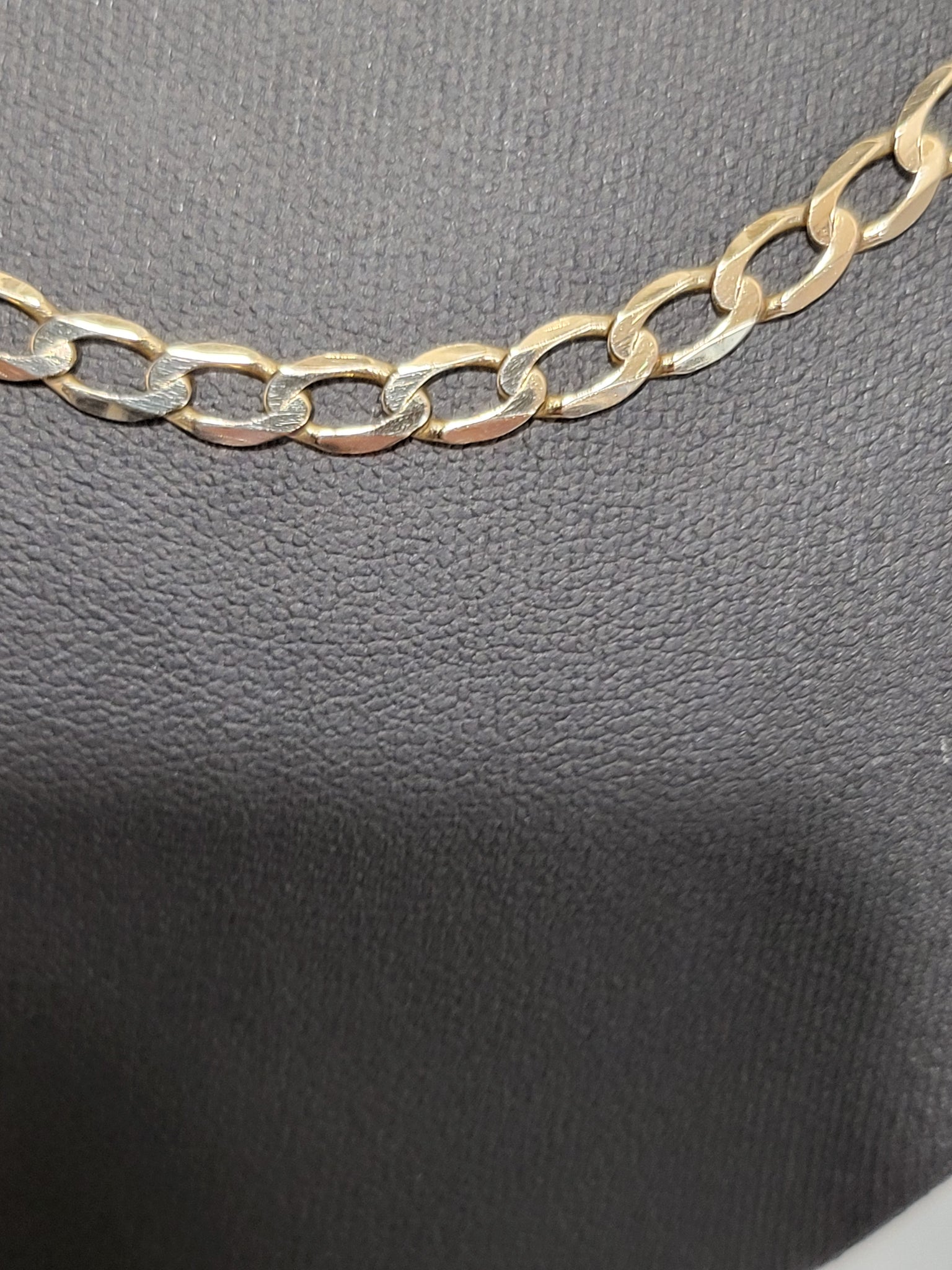 9ct Yellow Gold Flat Curb Link Chain - 18" - 9G