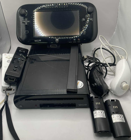 Wii U Console comes 2 controllers, 2 nunchucks