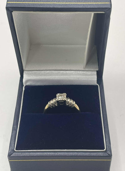 18ct Diamond Ring