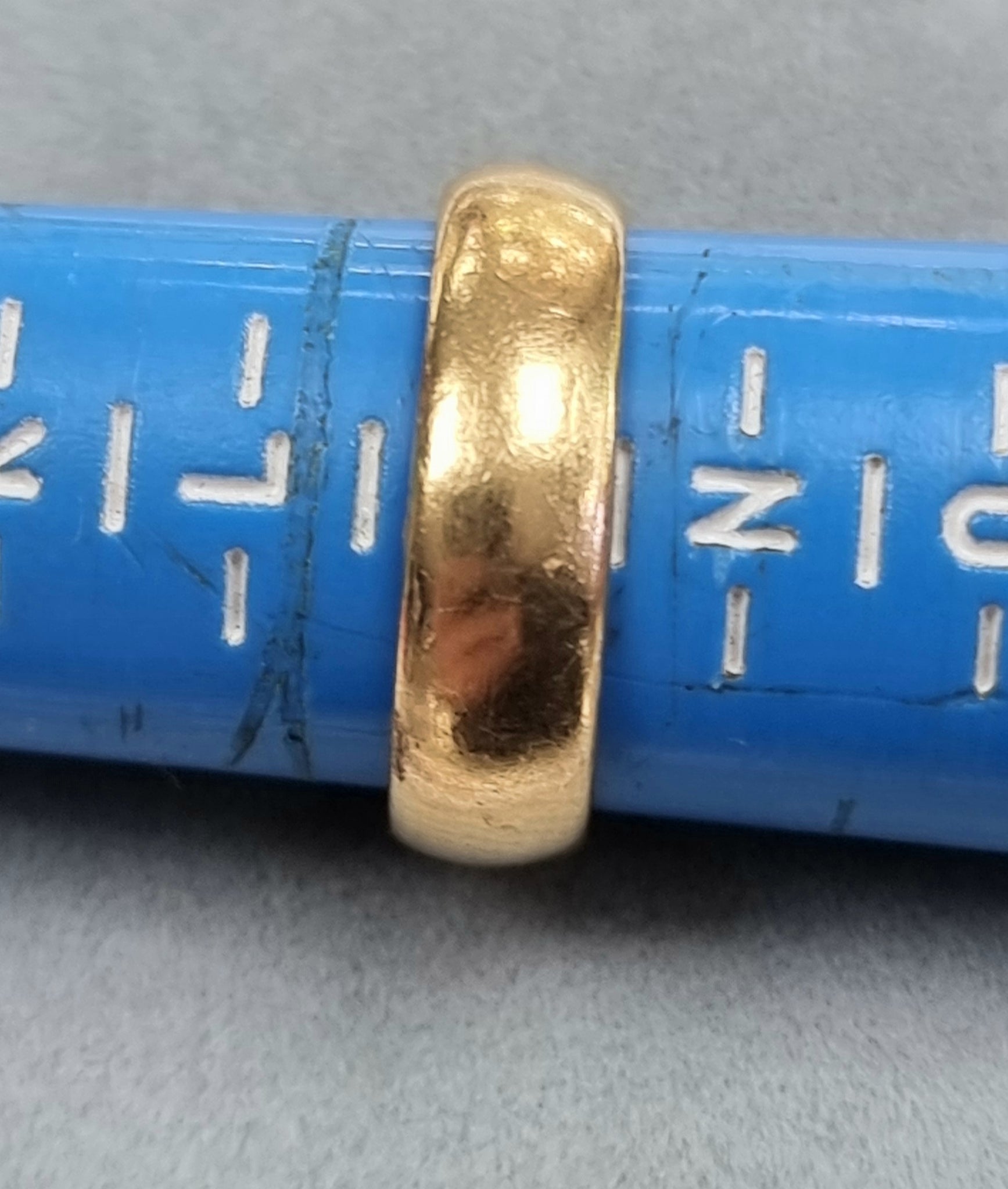 22ct Gold Ring Size "M"