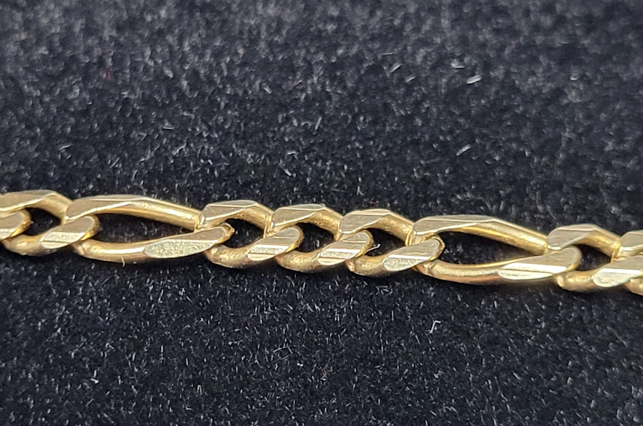 9ct Yellow Gold Figaro Link Bracelet - 5.5G - 10"