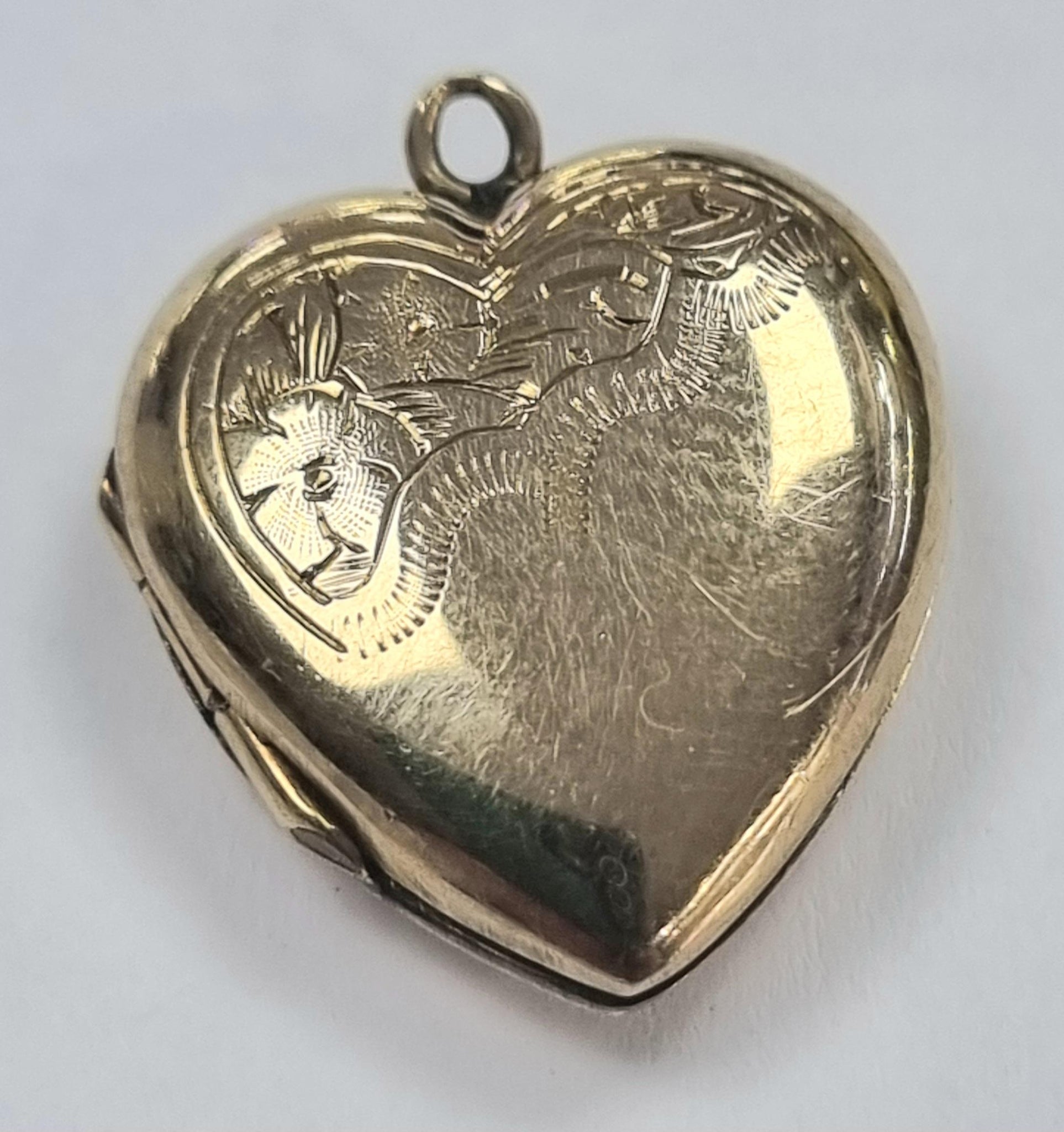 9ct gold heart locket