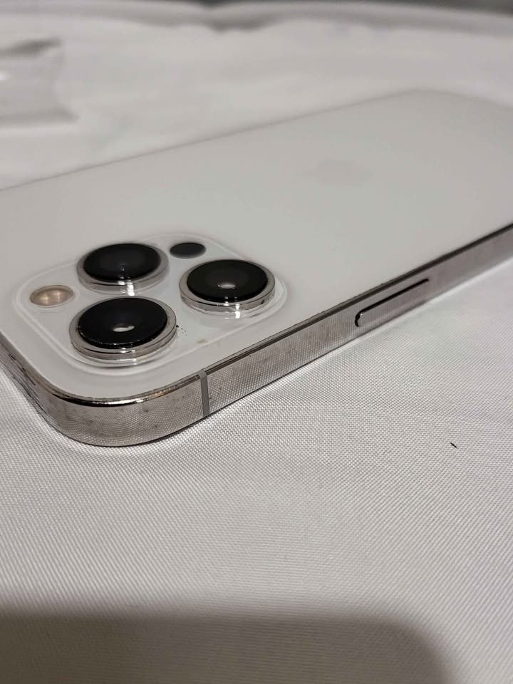 Apple iPhone 12 Pro Max Silver, 256GB, Unlocked, | Cash Generator