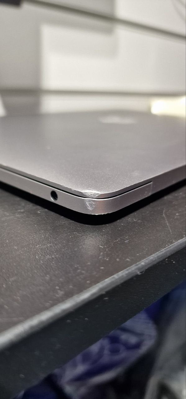 MacBook Pro 15,4/i5-8257U/8GB Ram/128GB SSD/TouchBar/13"/Silver